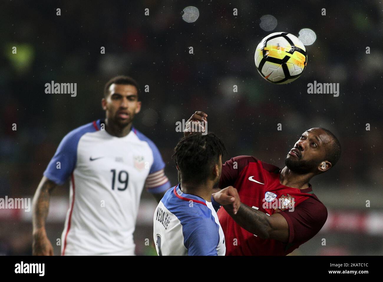 Bruno Fernandes (R) vies with DeAndre Yedlin during the Friendly match football match between Portugal and USA at Municipal de Leiria Stadium in Leiria on November 14, 2017. (Photo by Carlos Costa/NurPhoto) Stock Photo