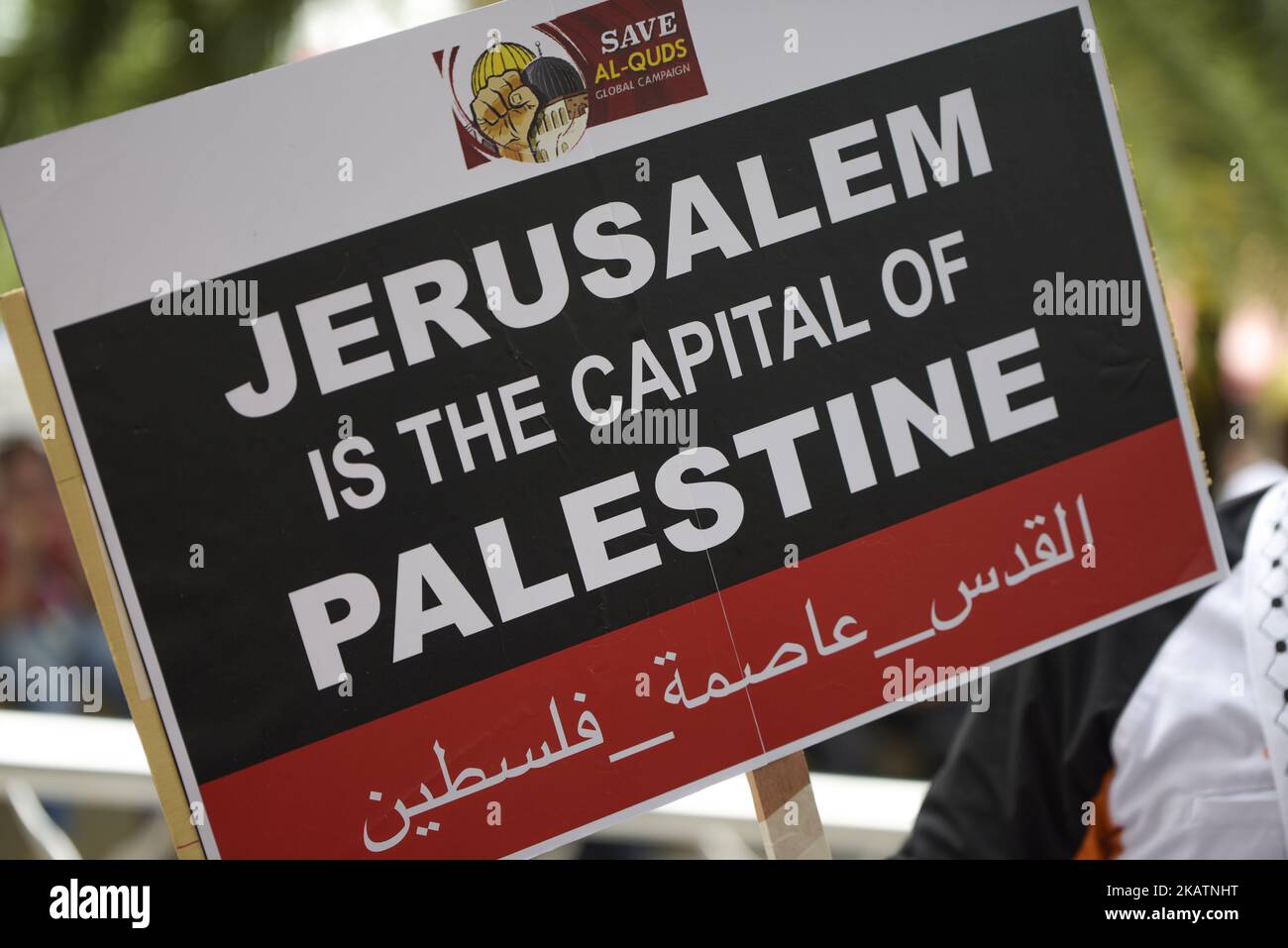 Muslim protesters march to the U.S. Embassy during a protest in Kuala Lumpur, Malaysia on December 08, 2017. Malaysian Muslims were protesting outside the U.S. Embassy over Washington's controversial move to recognize Jerusalem as Israel's capital. (Photo by Chris Jung/NurPhoto) Stock Photo