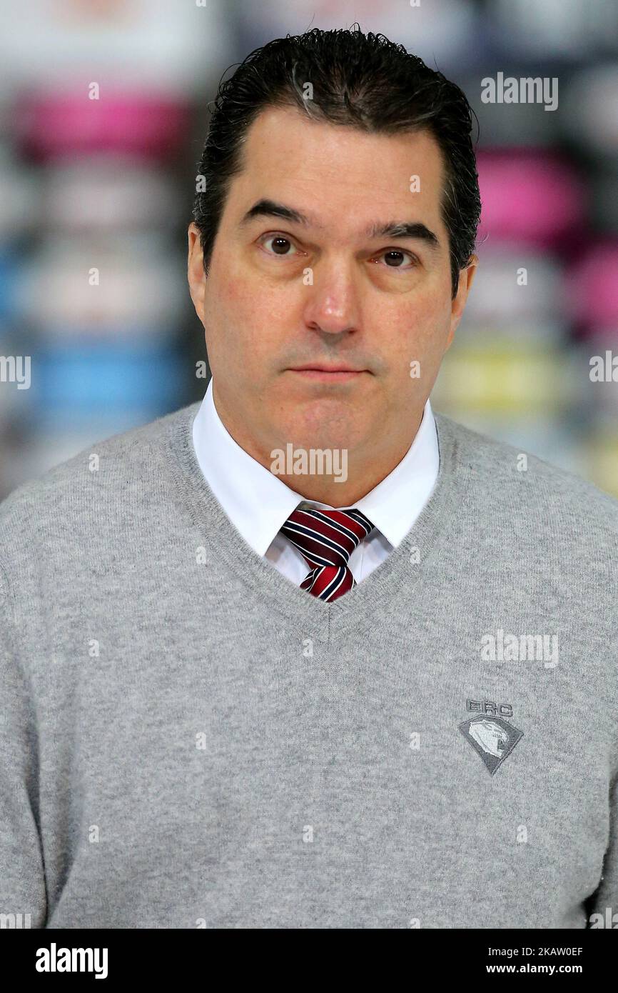Larry Mitchell before the 35th Gameday of German Ice Hockey League between Red Bull Munich and ERC Ingolstadt at Olympia-Eissportzentrum stadium in Munich, Germany, on 26 December 2017. (Photo by Marcel Engelbrecht/NurPhoto) Stock Photo