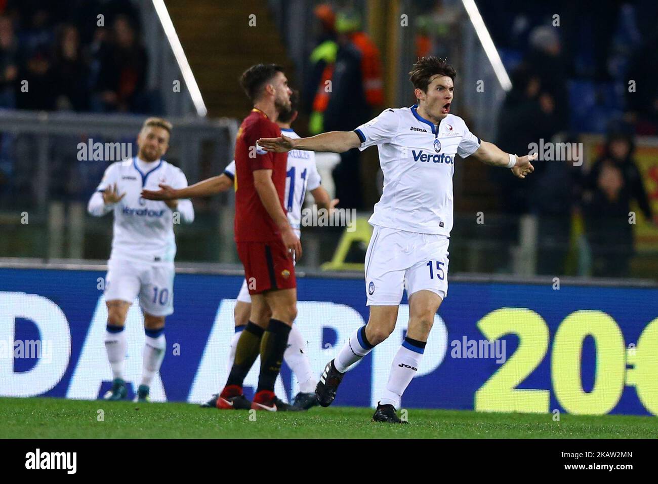 Marten De Roon of Atalanta celebrates after the goal of 0-2 scored ...