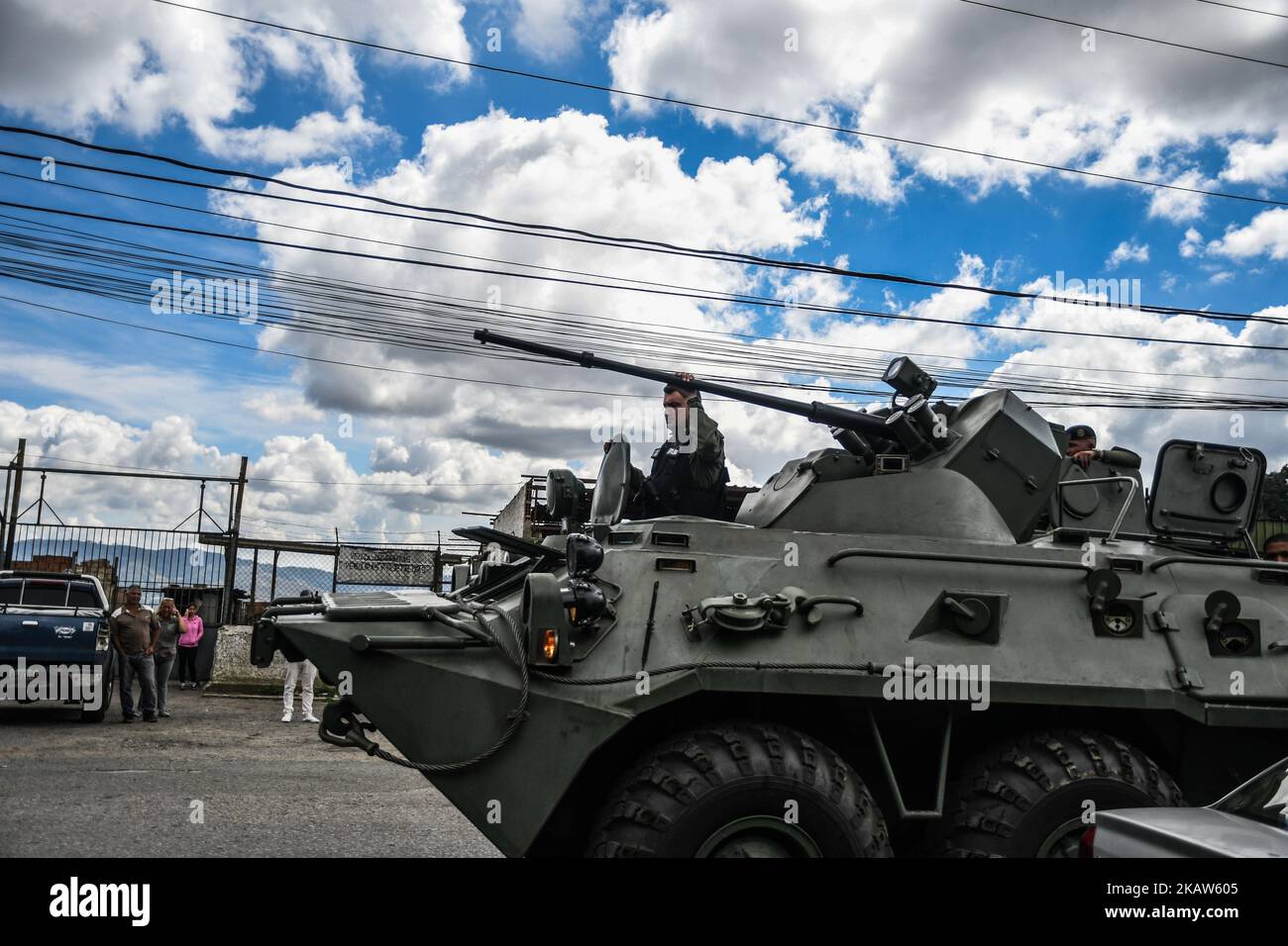 Members of the Venezuelan army patrol Caracas as an operation to capture Oscar Perez, a rebel against the government of Nicolas Maduro, died after a special capture operation carried out by the Special Actions Forces of the Bolivarian National Police in Caracas, Venezuela on 18 January 2018. Several people, including two police officers, were killed (Photo by Roman Camacho/NurPhoto) Stock Photo