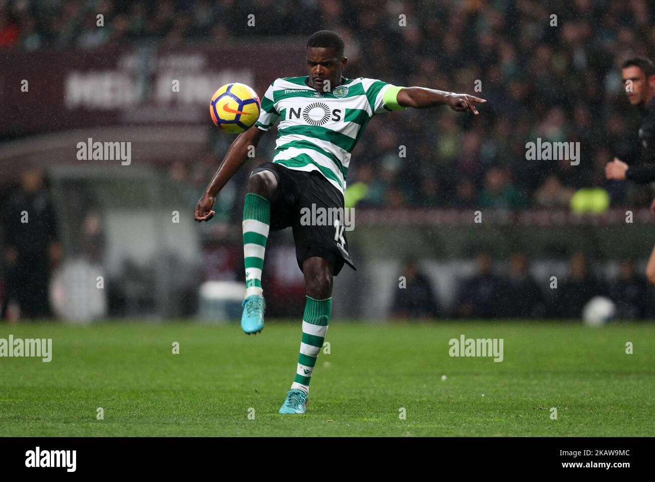 Sporting's Portuguese midfielder William Carvalho in action during the Portuguese League Cup 2017/18 match between Sporting CP and FC Porto, at Municipal de Braga Stadium in Braga on January 24, 2018. (Photo by Paulo Oliveira / DPI / NurPhoto) Stock Photo