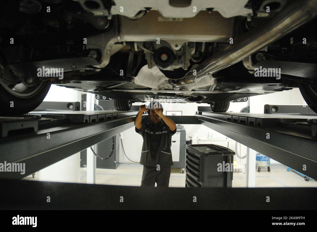 JAKARTA, INDONESIA, JAN25 Technicians repair service vehicles and