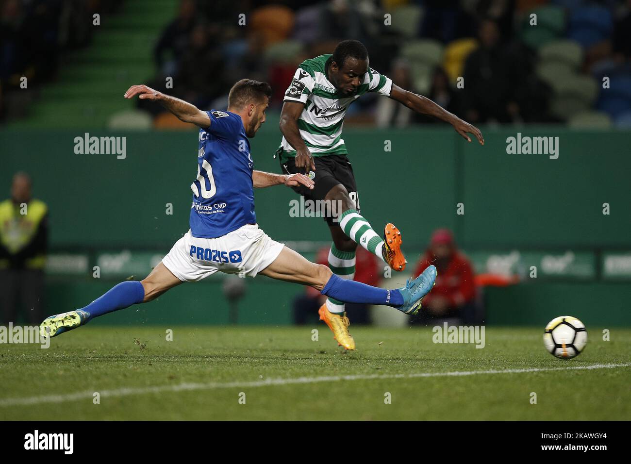 Lisbon, Portugal. 15th Aug, 2017. Steauas forward from Romania Denis Alibec  (7) in action during the game Sporting CP v FC Steaua Bucuresti Credit:  Alexandre Sousa/Alamy Live News Stock Photo - Alamy