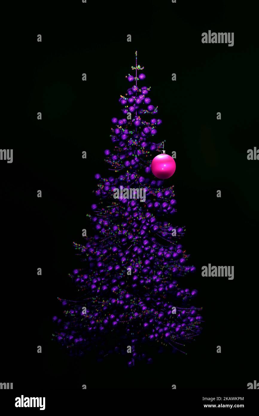 Abstract Christmas tree isolated on black background. 3D render ...
