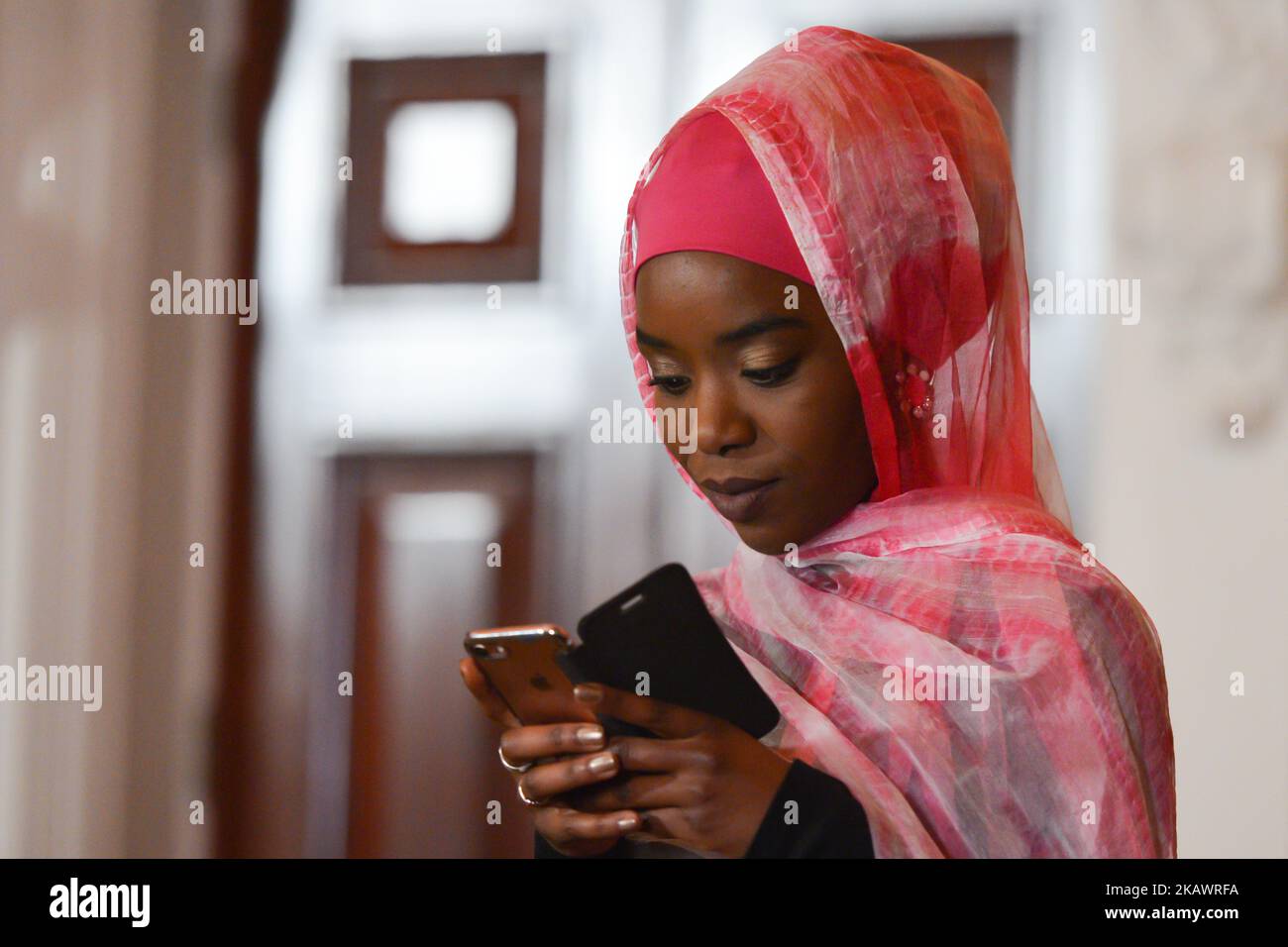 Belge actress, Martha Canga Antonio, during an on set photo call, which has just commenced in Dublin for the Pembridge Pictures and Umedia production of ‘A Girl from Mogadishu’ – a true story based on the testimony of Ifrah Ahmed. Born into a refugee camp in war-torn Somalia, Ifrah was trafficked to Ireland as a teenager. Recounting her traumatic childhood experiences of Female Genital Mutilation / Cutting (FGM/C) when applying for refugee status, she was again traumatized and decided to devote her life to the eradication of the practice. Ifrah emerged as one of the world’s foremost internati Stock Photo