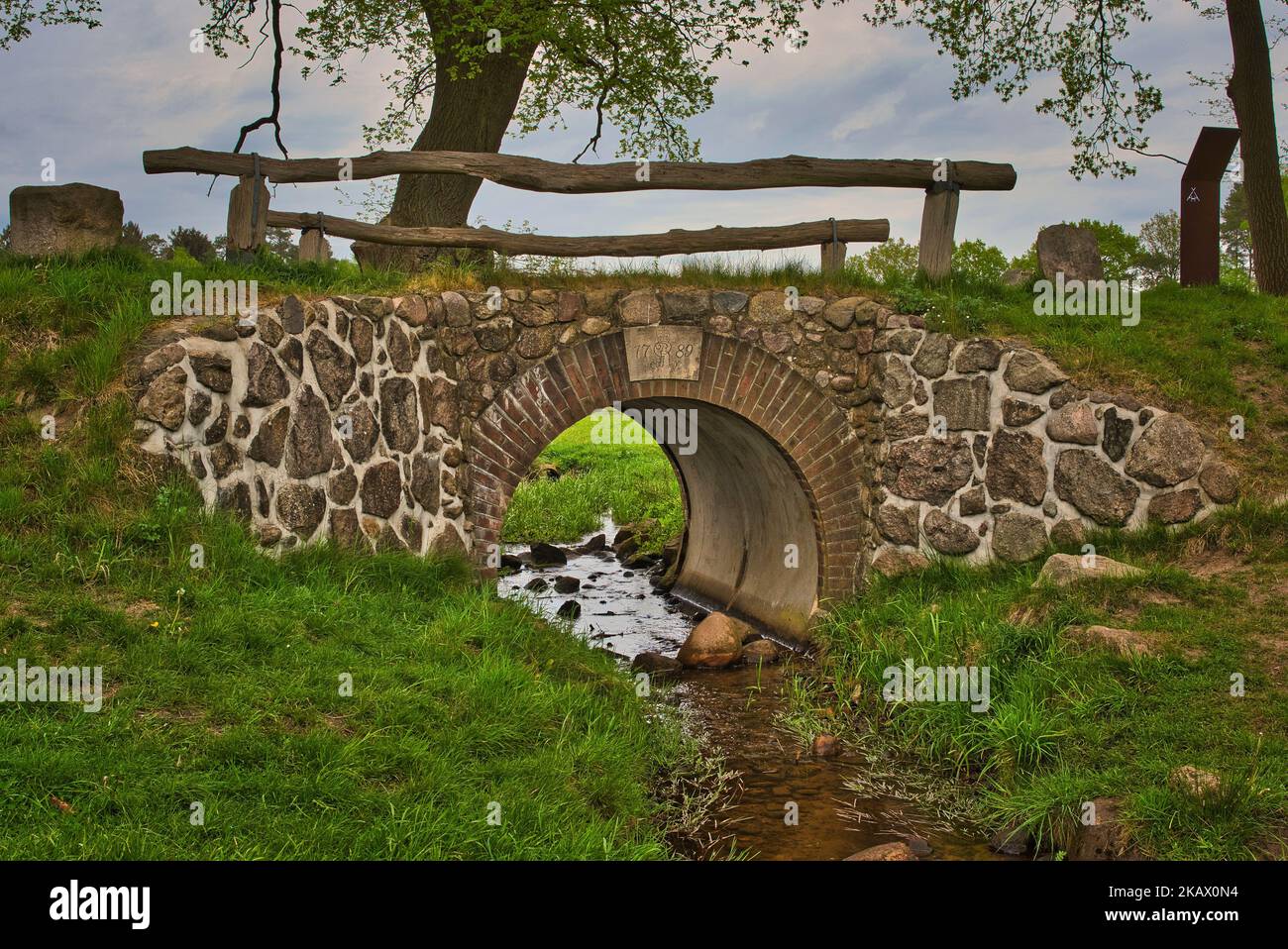 Small wooden bridge railings hi-res stock photography and images - Alamy
