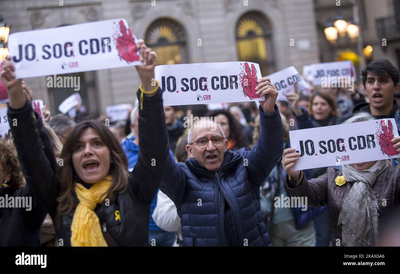 Thousands of protesters support the pro-independence activist arrested by Guardia Civil (spanish military police) and Mossos d'Esquadra (Catalan autonomous police) linked to the CDR (Comitès de Defensa de la República - Republlic's Defenders Comitee), holding banners with the text 'Jo sóc CDR' (I'm CDR) in Catalonia in Barcelona, Catalonia, Spain on April 10, 2018. (Photo by Miquel Llop/NurPhoto) Stock Photo
