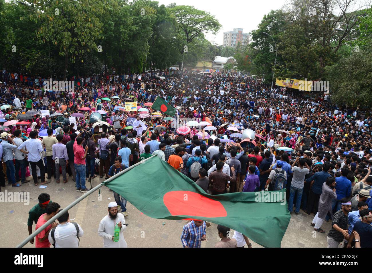 Bangladeshi University students demonstration to protest against quotas for certain groups of people in government jobs in Dhaka, Bangladesh, on April 11, 2018.More than tens of thousands of university students marched in cities across Bangladesh on April 11 in one of the biggest protests faced by Prime Minister Sheikh Hasina in her decade in power. Students fighting against a controversial policy that sets aside government jobs for special groups have united in mass protests rarely seen on such a scale in Bangladesh. (Photo by Mamunur Rashid/NurPhoto) Stock Photo
