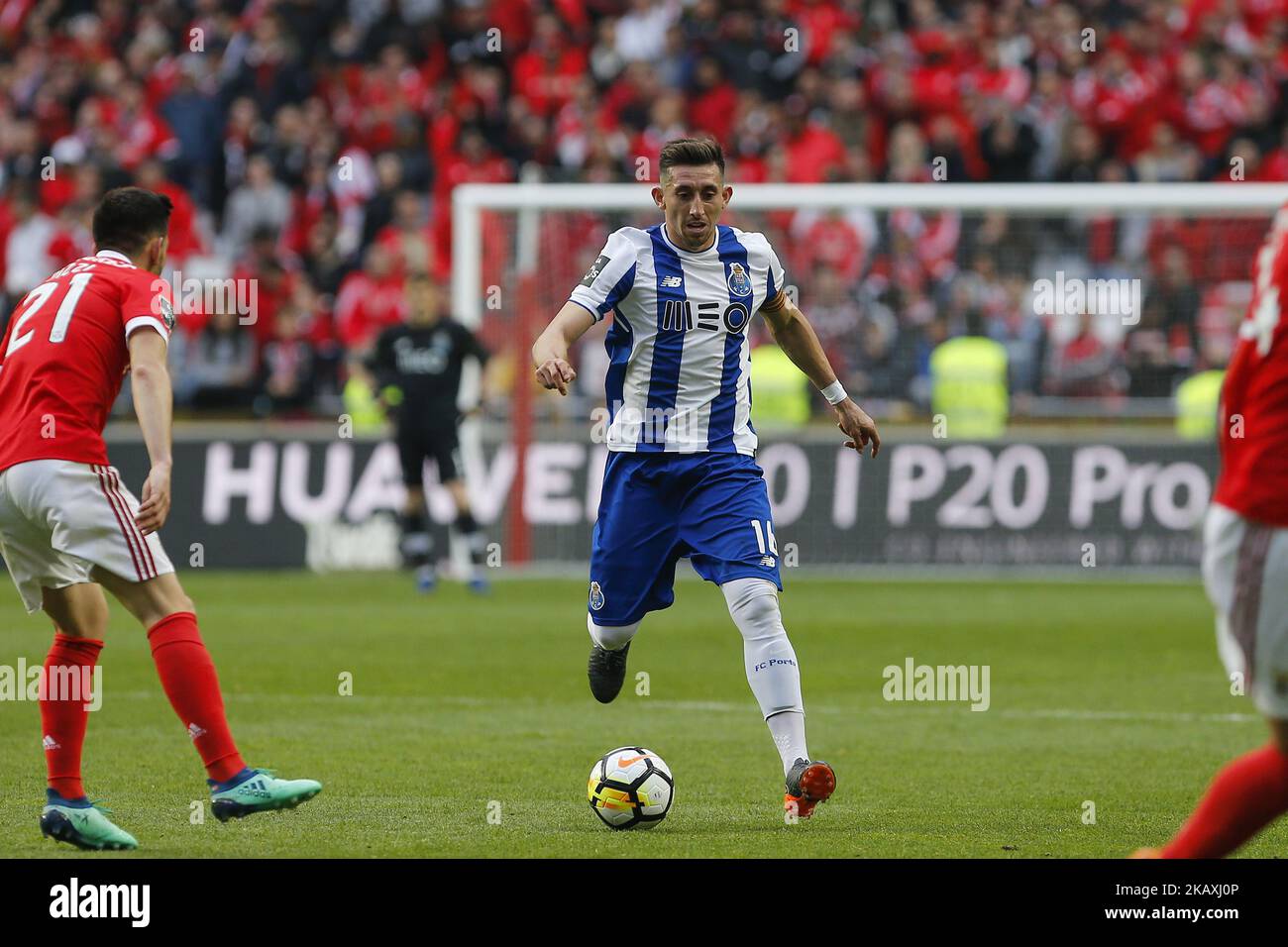 FC Porto Midfielder Hector Herrera from Mexico during the Premier League 2017/18 match between SL Benfica v FC Porto, at Luz Stadium in Lisbon, Portugal on April 15, 2018. (Photo by Bruno Barros / DPI / NurPhoto) Stock Photo