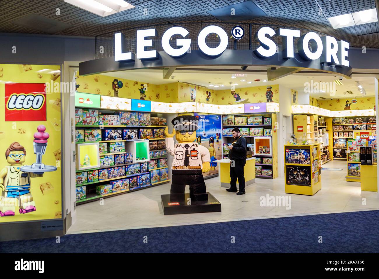 Lego store employee hi-res stock photography and images - Alamy