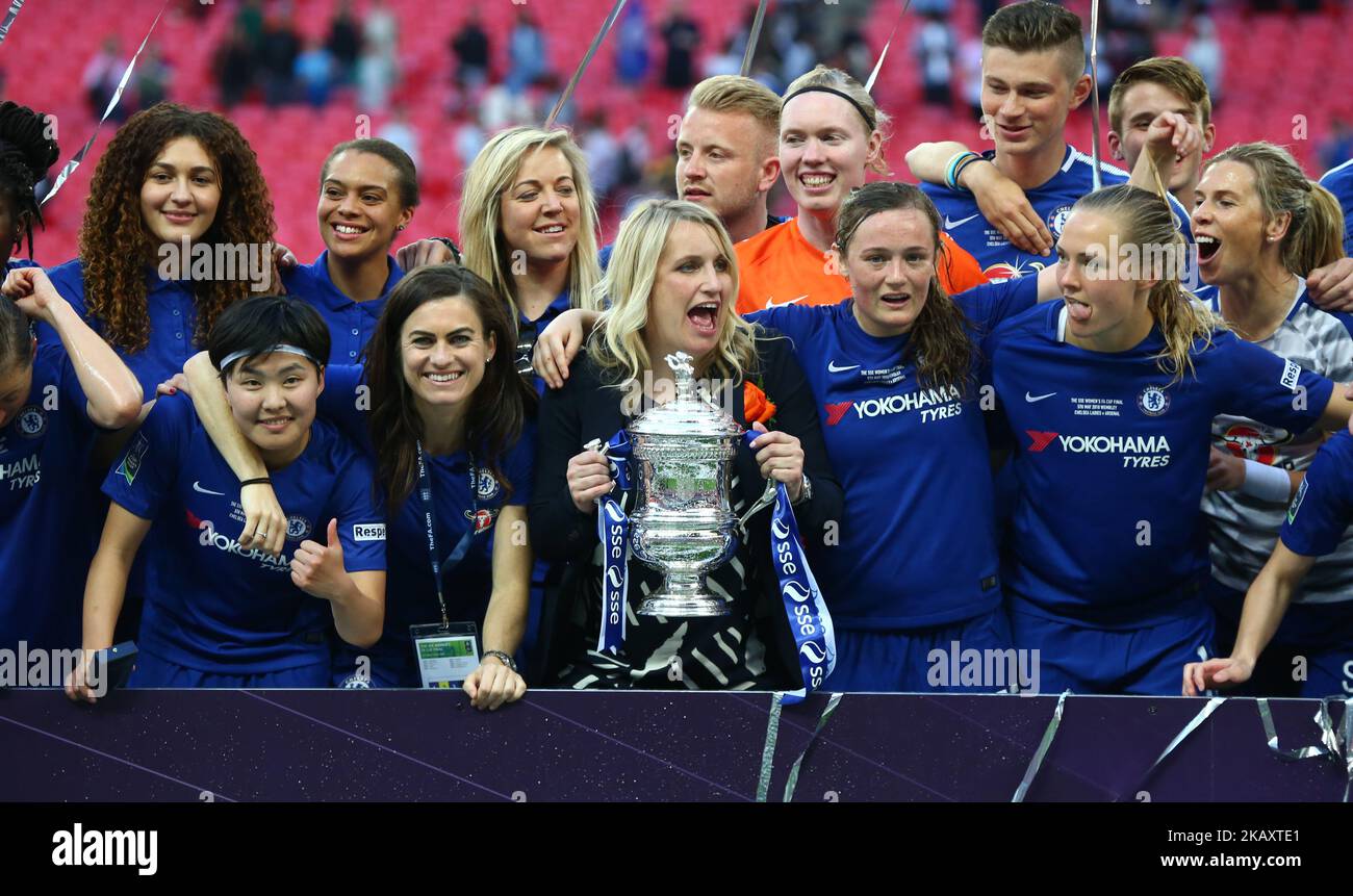 Chelsea Ladies Head Coach Emma Hayes with Trophy during The SSE Women's FA Cup Final match between Arsenal against Chelsea Ladies at Wembley in London, UK on May 5, 2018. (Photo by Kieran Galvin/NurPhoto)  Stock Photo