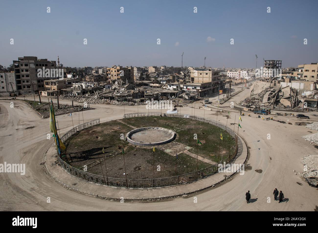 The Naim roundabout in Raqqa / Syria was abused as a place for the capital and public executions by the so-called 'Islamic State'. In the background you can see the ruins that characterize Raqqa's cityscape today after the liberation. (Photo by Sebastian Backhaus/NurPhoto) Stock Photo