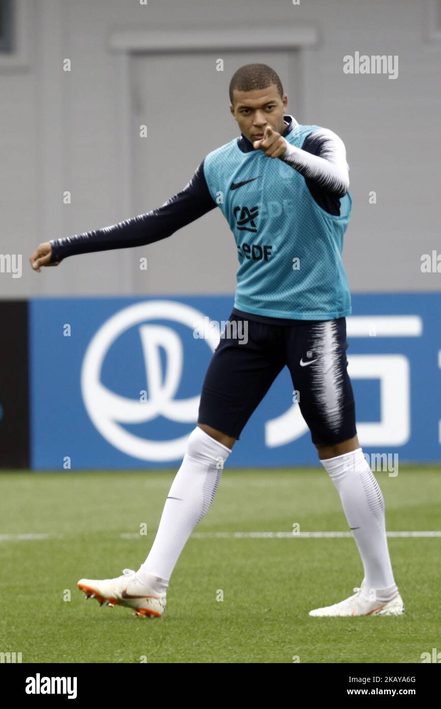 Kylian mbappé nike hypervenom 3 online