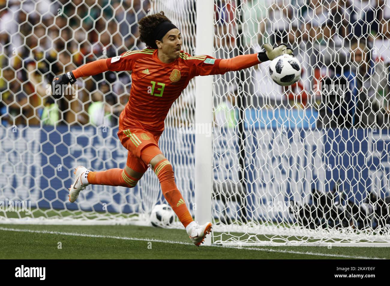 Guillermo Ochoa during the 2018 FIFA World Cup Russia group F match between Germany and Mexico at Luzhniki Stadium on June 17, 2018 in Moscow, Russia. (Photo by Mehdi Taamallah/NurPhoto) Stock Photo