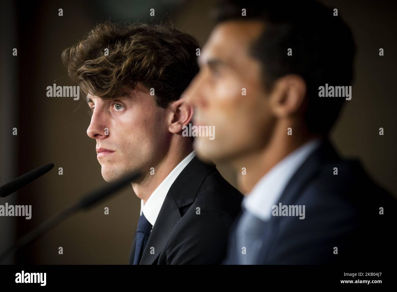 Alvaro Arbeloa and Alvaro Odriozola during the press conference of his presentation as new Real Madrid player at Santiago Bernabéu Stadium in Madrid, Spain. July 18, 2018. (Photo by Borja B. Hojas/NurPhoto) Stock Photo