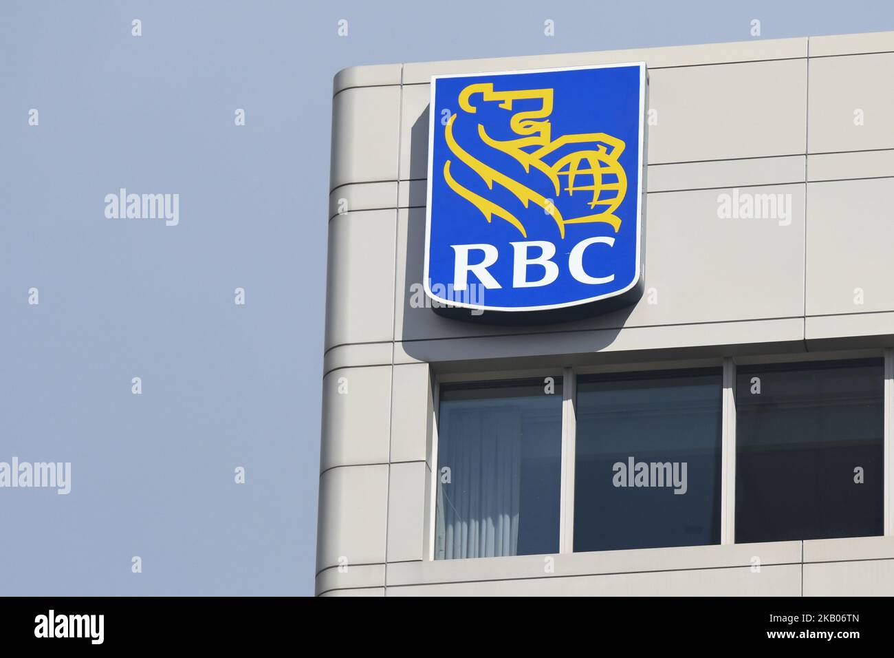 Logo of The Royal Bank of Canada, a Canadian multinational financial services company and the largest bank in Canada by market capitalization, seen in Edmonton's downtown. On Sunday, July 22, 2018, in Edmonton, Alberta, Canada. (Photo by Artur Widak/NurPhoto)  Stock Photo