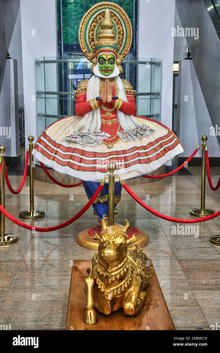Statue of a Kathakali dancer at Trivandrum International Airport in the