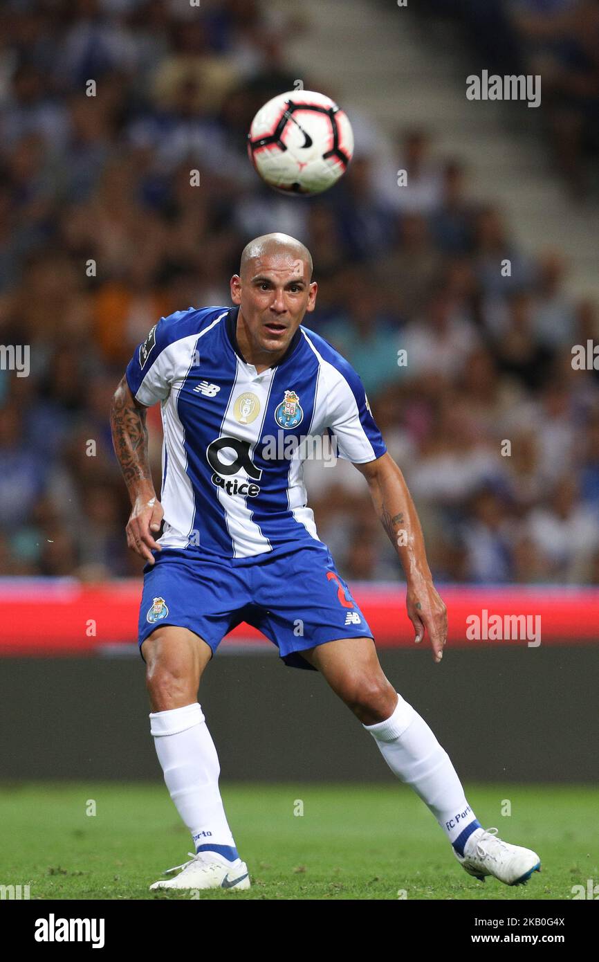 Porto's Uruguayan defender Maxi Pereira in action during the Premier League 2018/19 match between FC Porto and Vitoria SC, at Dragao Stadium in Porto on August 25, 2018. (Photo by Paulo Oliveira / DPI / NurPhoto) Stock Photo