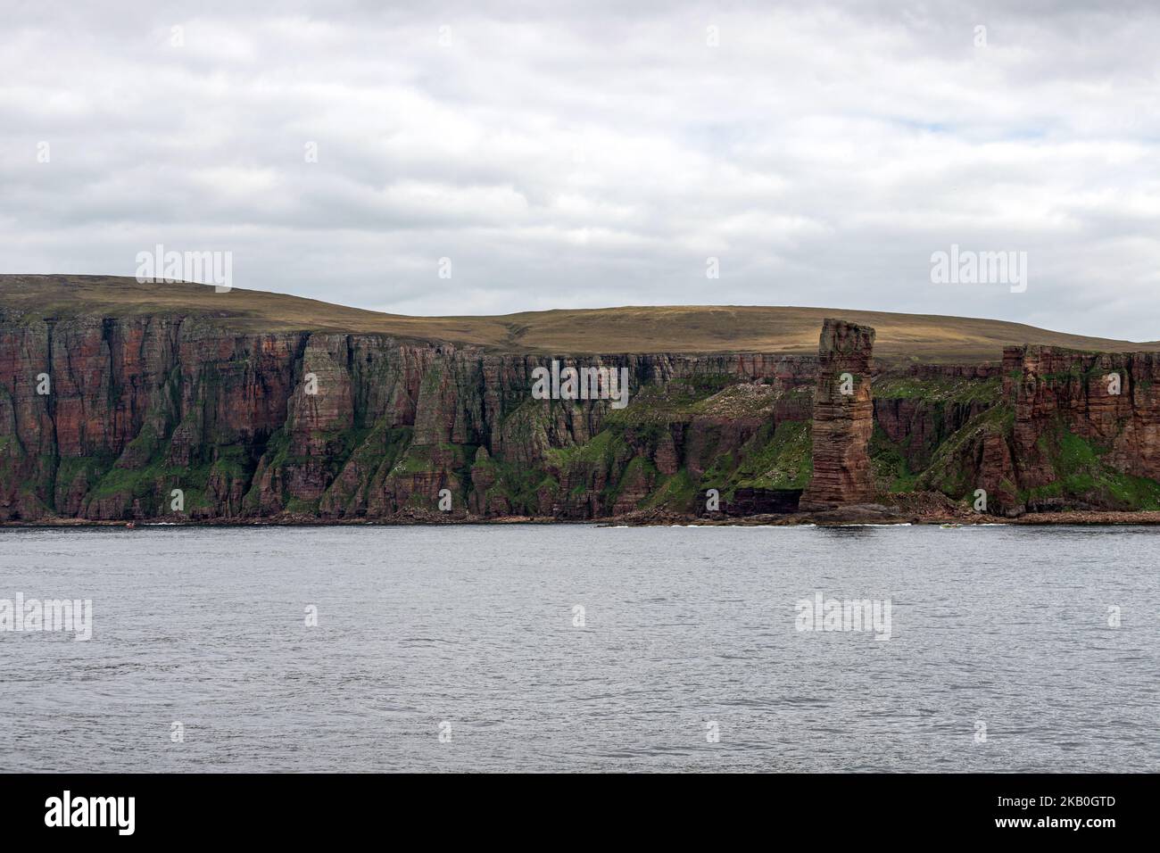 Old man of hoy orkney sea hi-res stock photography and images - Alamy