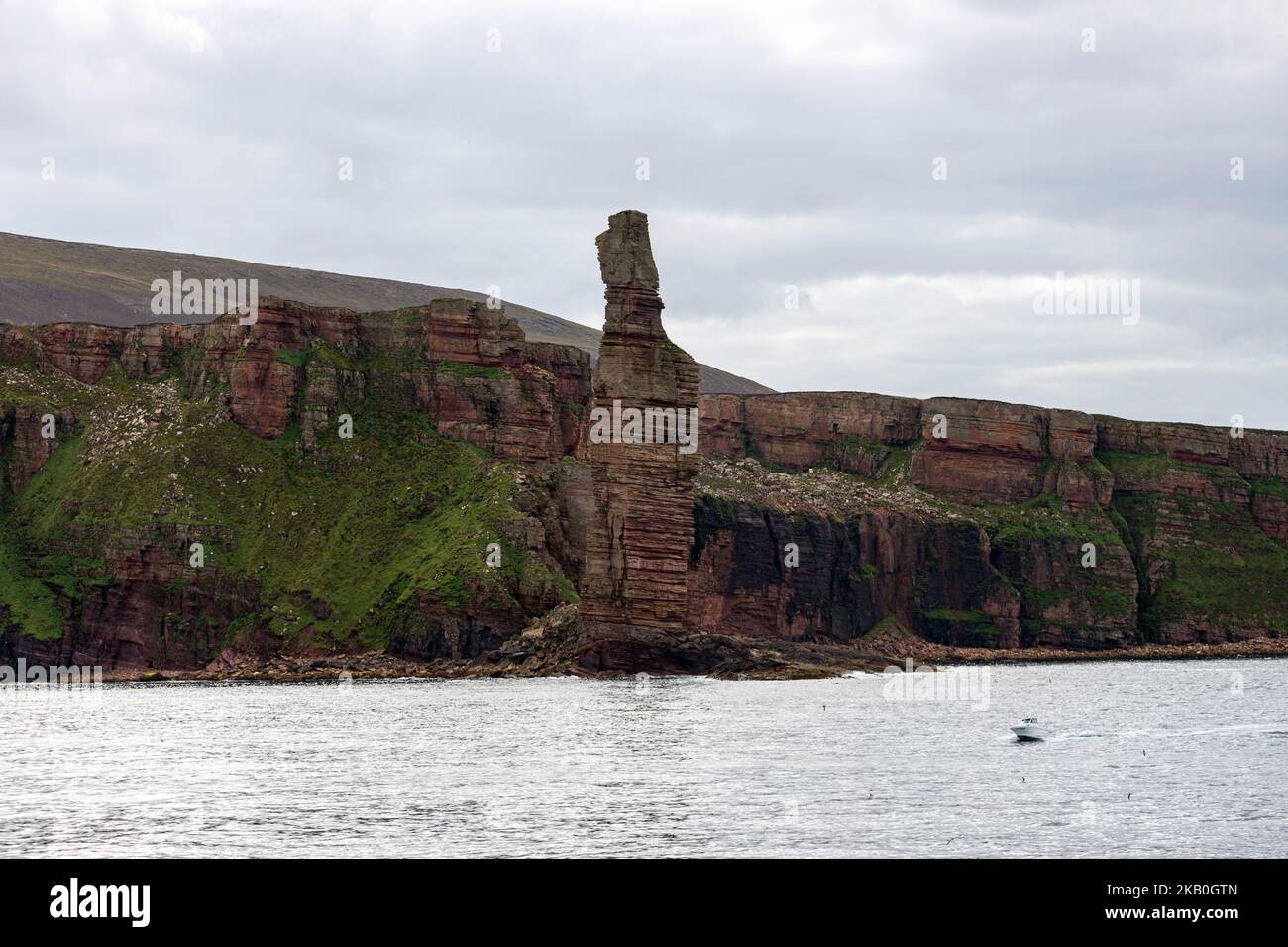 Old man of hoy orkney sea hi-res stock photography and images - Alamy