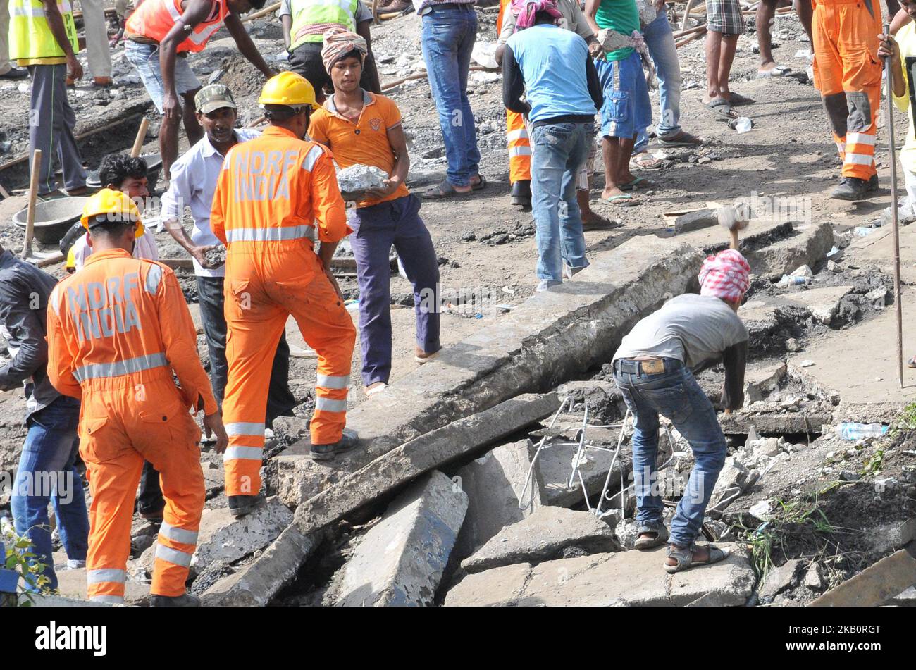 Ndff Rescue Indian rescue workers and National Disaster Response Force (NDRF ...