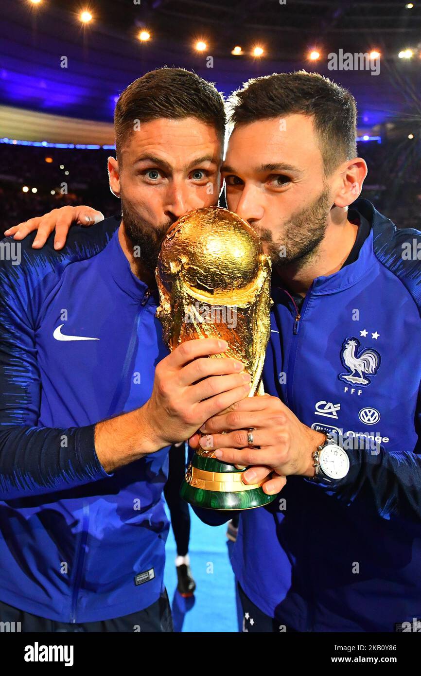 Hugo Lloris, Olivier Giroud of France celebrate with the World Cup Trophy after the UEFA Nations League A group official match between France and Netherlands at Stade de France on September 9, 2018 in Paris, France. This is the first match of the French football team at the Stade de France since their victory in the final of the World Cup in Russia. (Photo by Mehdi Taamallah / NurPhoto) Stock Photo