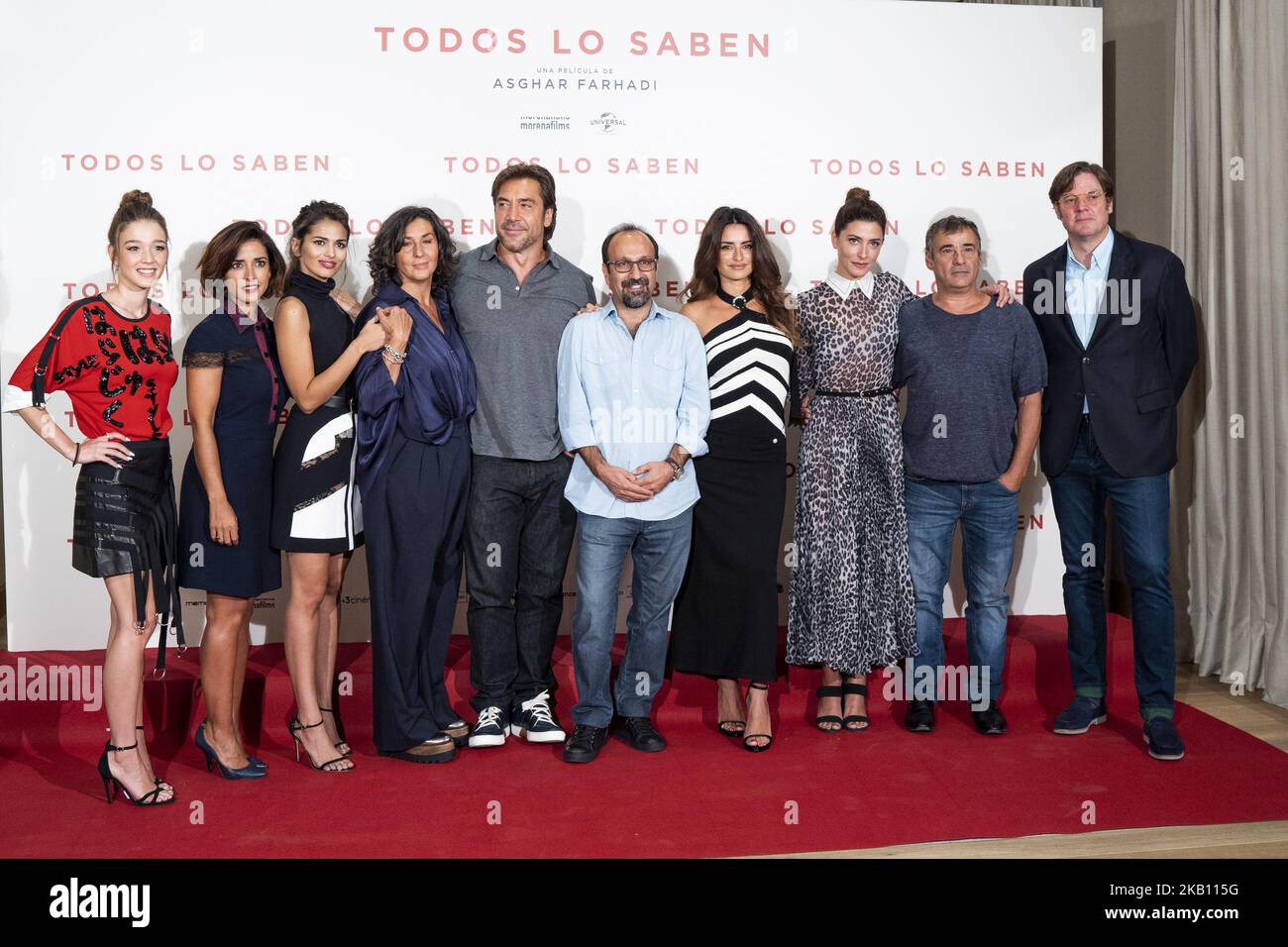 Asghar Farhadi and Penelope (L-R) Spanish actress Carla Campra, Spanish actress Inma Cuesta, Spanish actress Sara Salamo, Spanish actress Elvira Minguez, Spanish actor Javier Bardem, Iranian director Asghar Farhadi, Spanish actress Penelope Cruz, Spanish actress Barbara Lennie, Spanish actor Eduard Fernandez and Spanish producer Alvaro Longoria pose during a photocall for 'Todos Lo Saben' (Everybody Knows) in Madrid on September 12, 2018 (Photo by Oscar Gonzalez/NurPhoto) Stock Photo