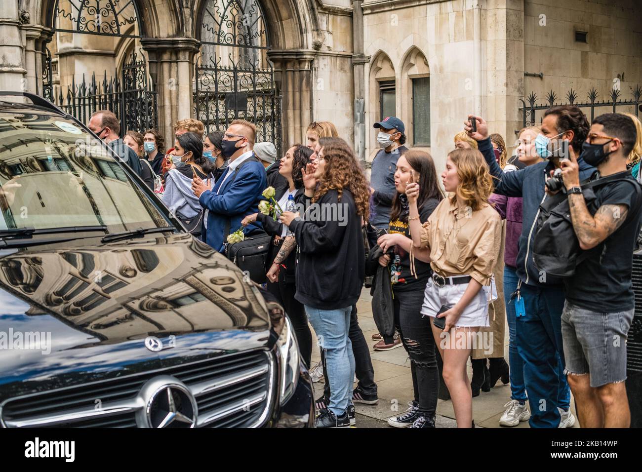 Members of the Public general Photograph and record as Amber Heard