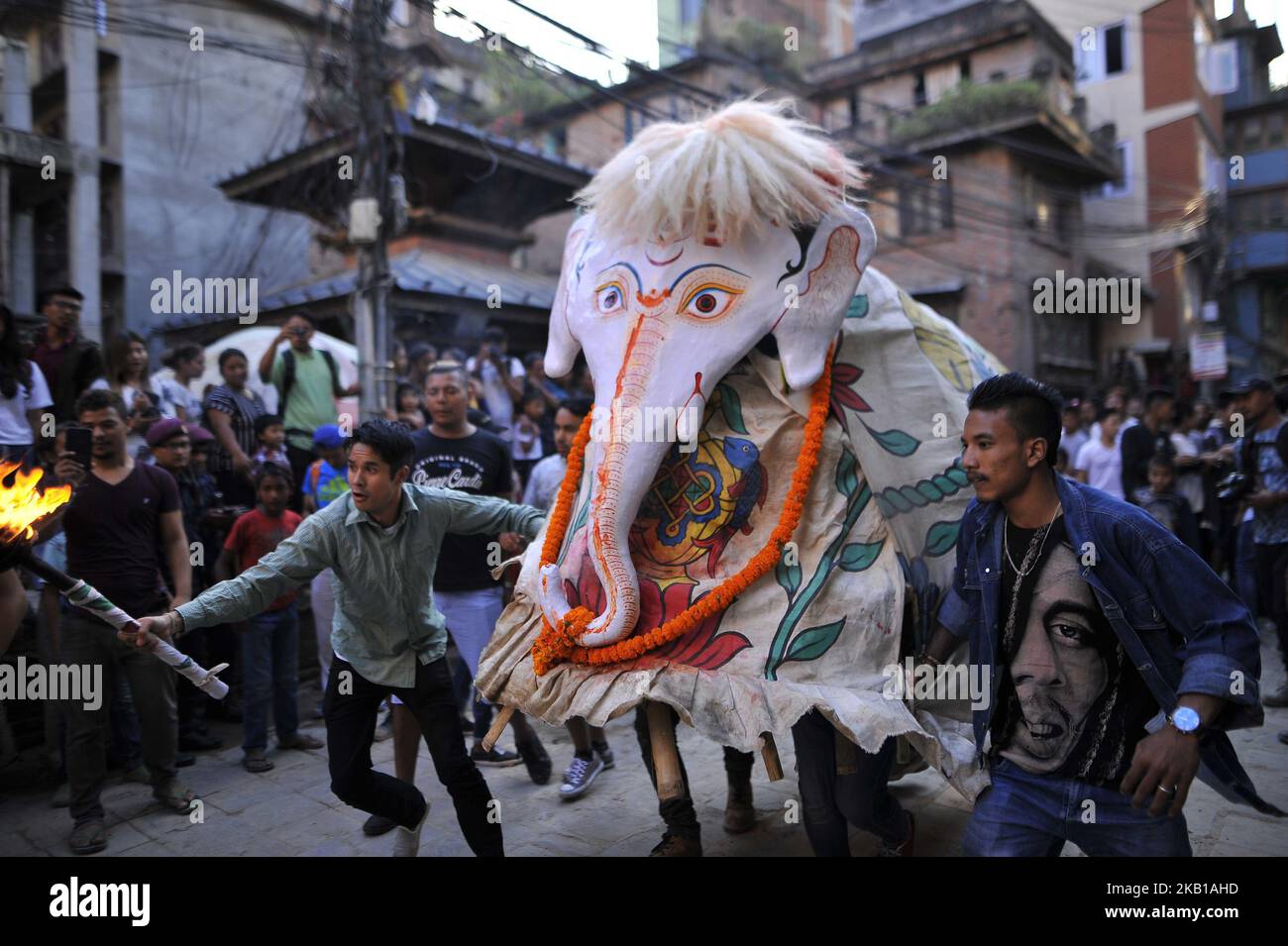 Relic Of Lord Ganesh Pulu Kisi Carried Dancing In The Ritual Tunes On Relic Of Lord Ganesh Pulu Kisi Carried Dancing In The Ritual Tunes On