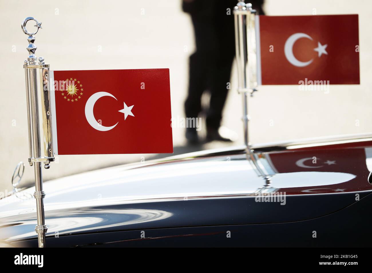 Turskish flags are pictured on the presidential car during the arrival of Turkish President Recep Tayyip Erdogan and his wife Emine at Tegel airport in Berlin, Germany on September 27, 2018. Erogan will be on official visit in Germany from September 27 to 29, 2018. (Photo by Emmanuele Contini/NurPhoto) Stock Photo