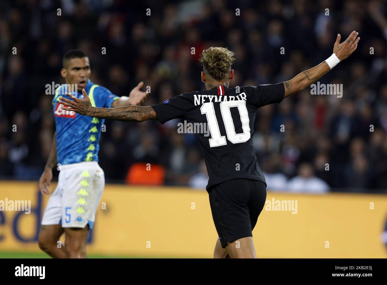 2018 São Petersburgo Rússia Neymar Ação Durante Copa Mundo Fifa —  Fotografia de Stock Editorial © m.iacobucci.tiscali.it #201073716