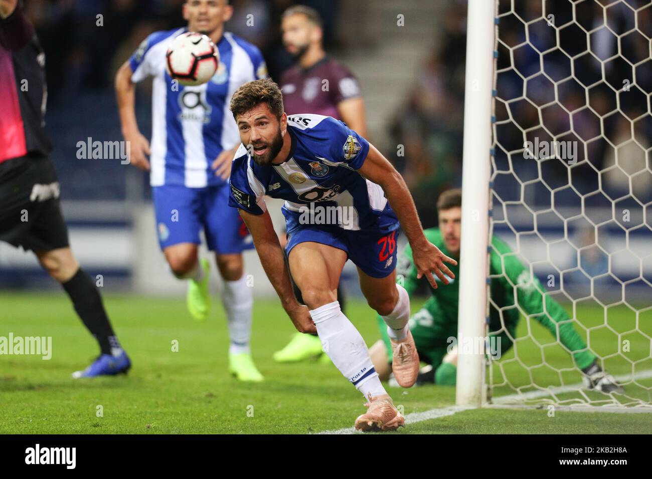 Porto's Brazilian defender Felipe (C) score a goal in action during the  Premier League 2018/19 match between FC Porto and CD Feirense, at Dragao  Stadium in Porto on October 28, 2018. (Photo