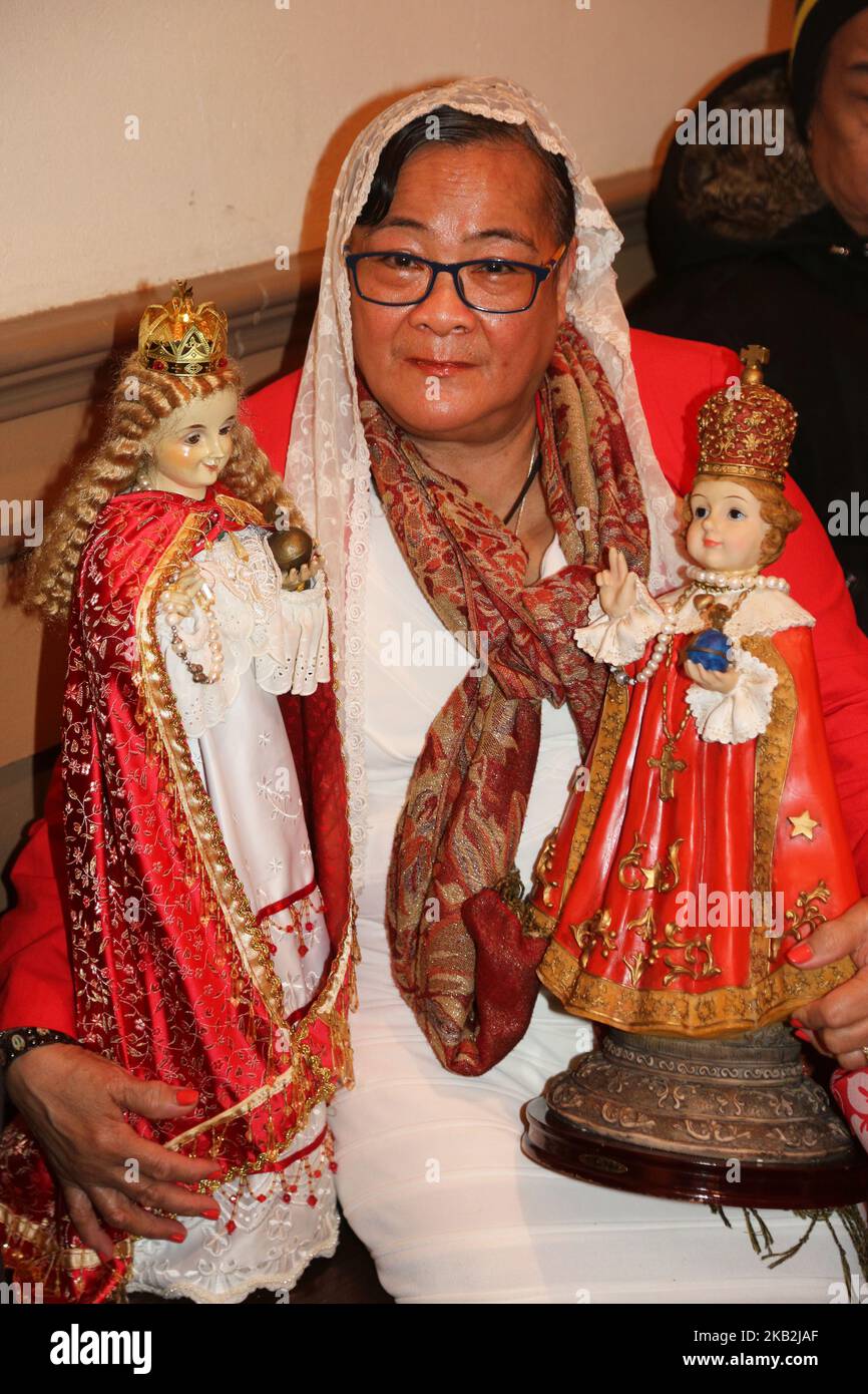 Virgin mary statue homes church hires stock photography and images Alamy