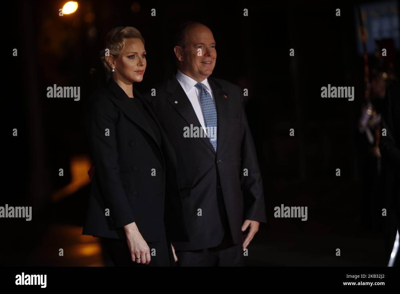 Albert II, Prince of Monaco and Charlene, Princess of Monaco arrive at the Musee d'Orsay in Paris on November 10, 2018 to attend a state diner and a visit of the Picasso exhibition as part of ceremonies marking the 100th anniversary of the 11 November 1918 armistice, ending World War I. (Photo by Mehdi Taamallah / NurPhoto) (Photo by Mehdi Taamallah/NurPhoto) Stock Photo