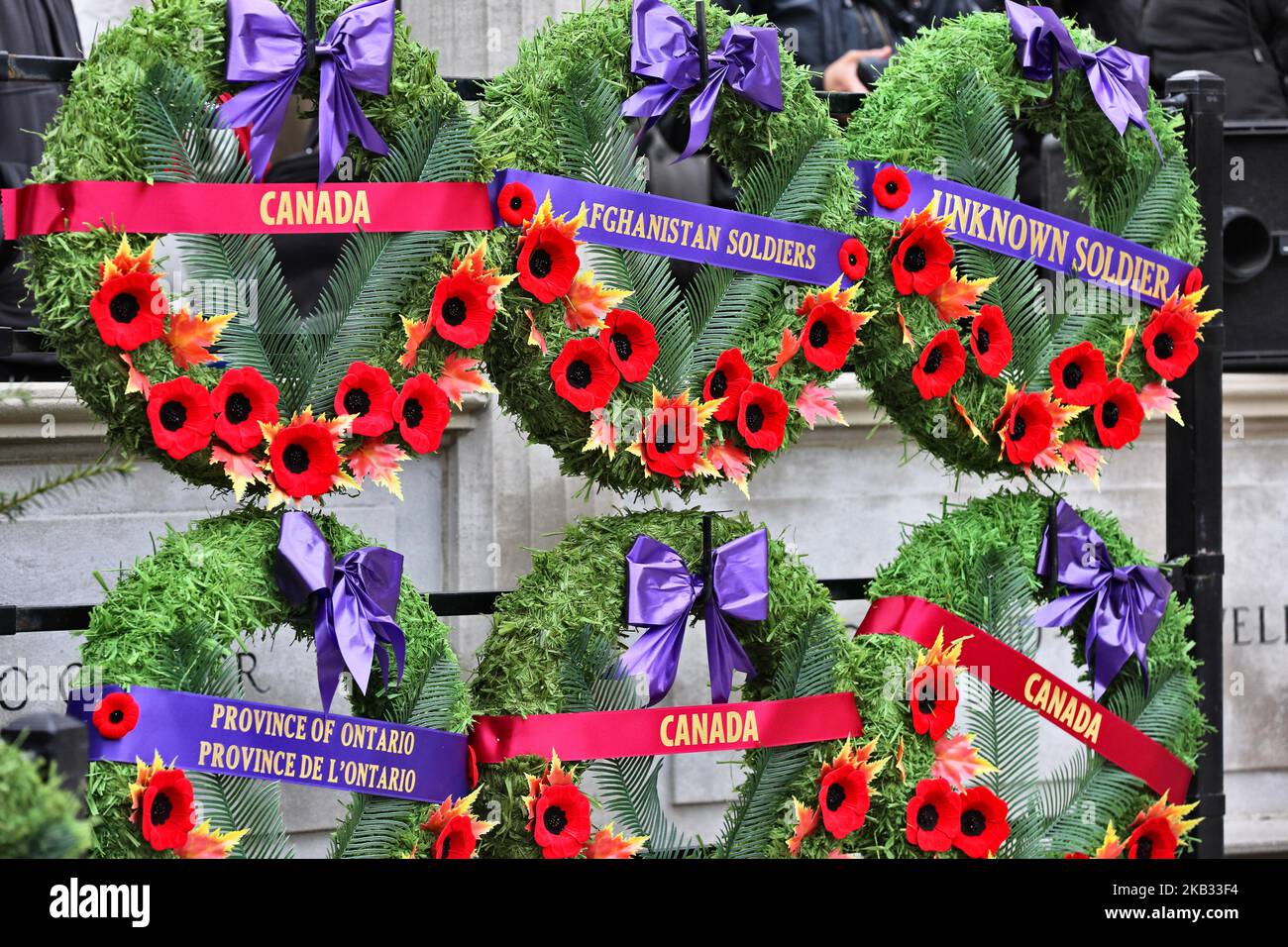 Canadians lay wreaths to commemorate members of the military who served ...