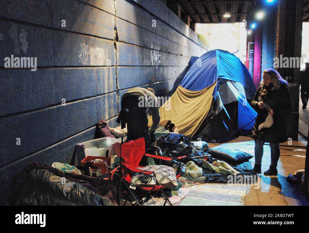 Homeless encampment us hi-res stock photography and images - Alamy