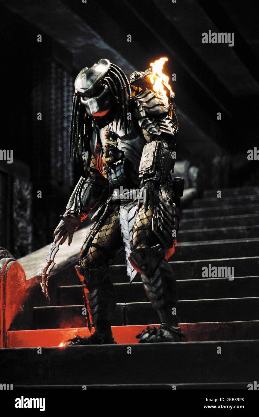 AVP: ALIEN VS. PREDATOR, PREDATOR, 2004 Stock Photo - Alamy