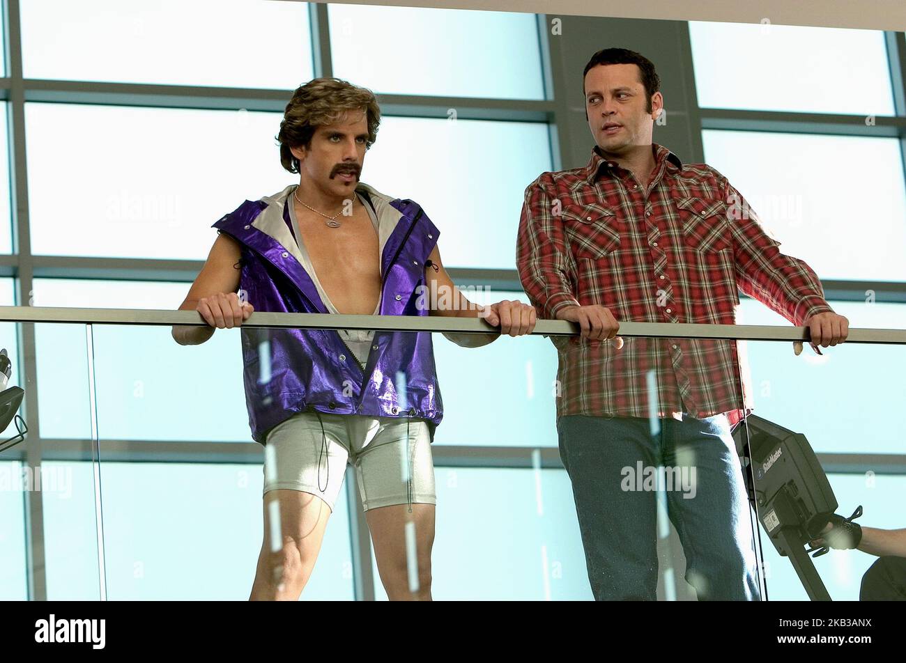 DODGEBALL A TRUE UNDERDOG STORY, BEN STILLER, VINCE VAUGHN, 2004 Stock