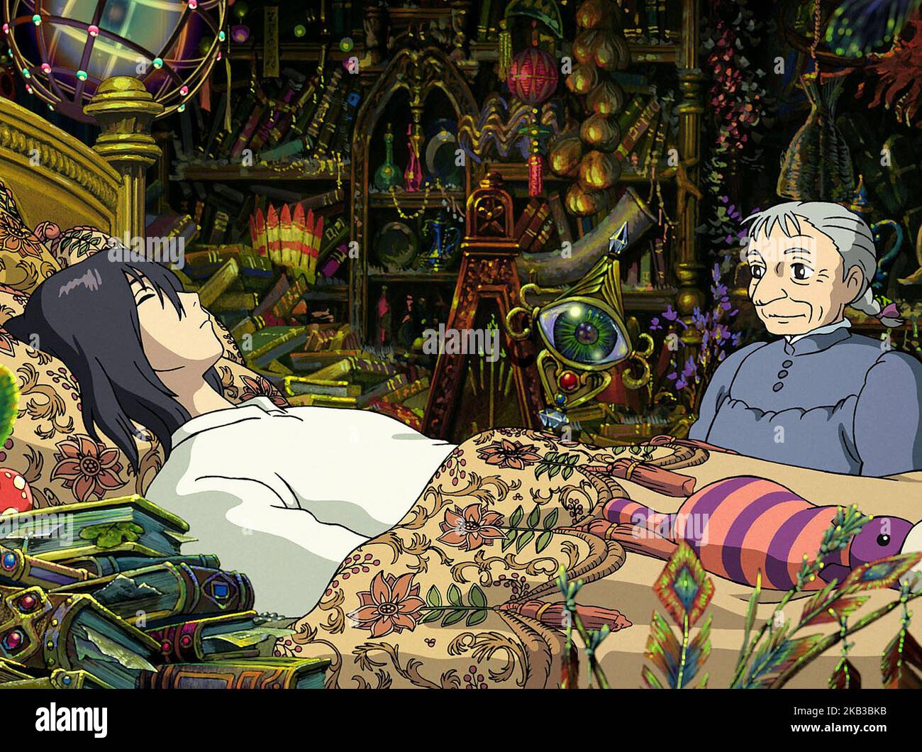 HOWL'S MOVING CASTLE, HOWL, ELDER SOPHIE, 2004 Stock Photo