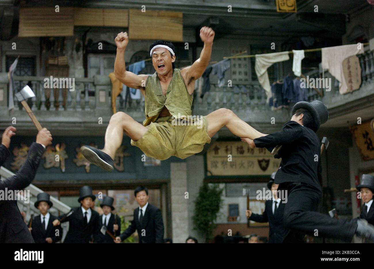 KUNG FU HUSTLE, FIGHT SCENE, 2004 Stock Photo Alamy