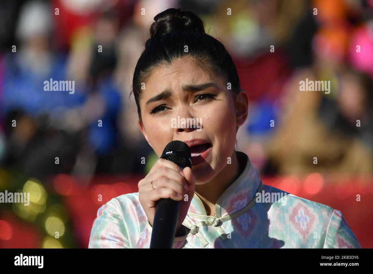 Myra Molloy of the local production of Miss Saigon performs during the live broadcast of the 99th 6ABC/Dunkin' Donuts Annual Thanksgiving Day parade, at the Art Museum Steps, in Philadelphia, PA, on November 22, 2018. The annual parade on Benjamin Franklin Parkway is the oldest in the nation. (Photo by Bastiaan Slabbers/NurPhoto) Stock Photo