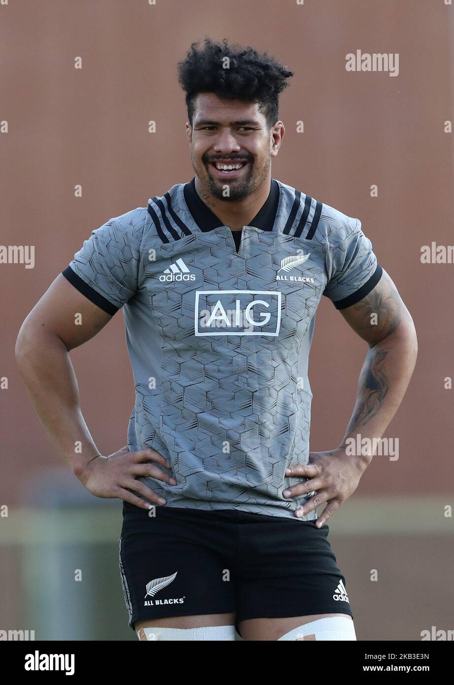 All blacks rugby jersey hi-res stock photography and images - Alamy
