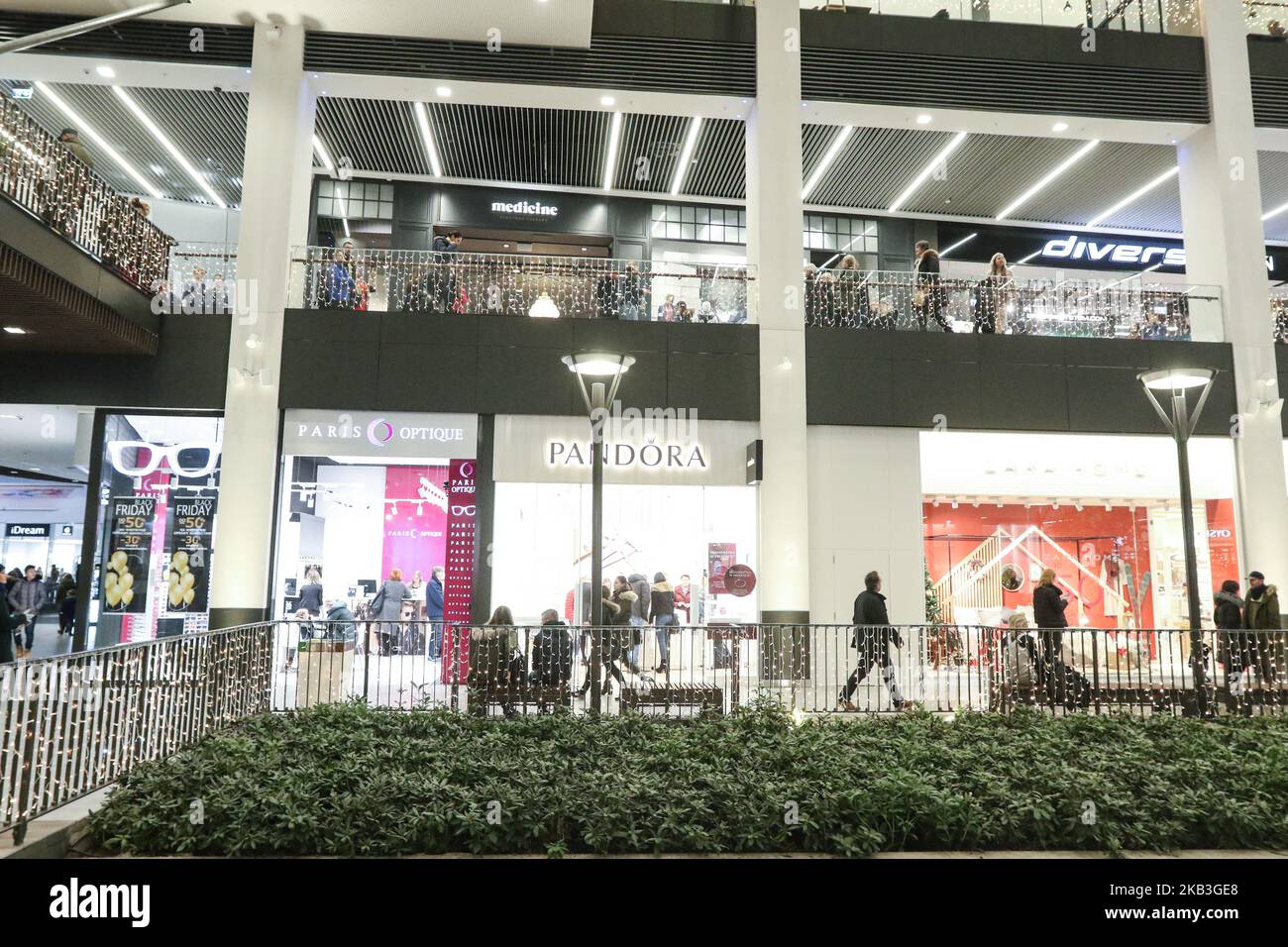 People shopping in Pandora store in the Forum Gdansk shopping centre are  seen in Gdansk, Poland on 24 November 2018 (Photo by Michal Fludra/NurPhoto  Stock Photo - Alamy