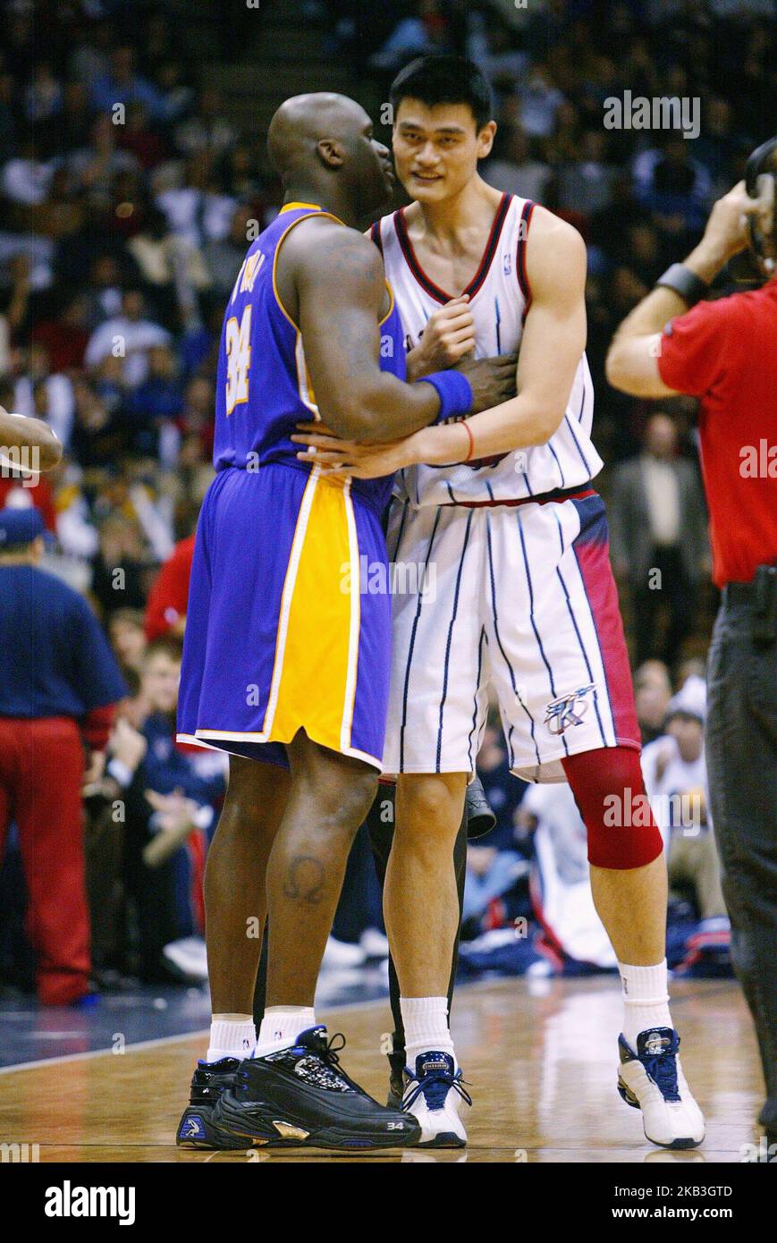 Yao Ming Next To Shaq