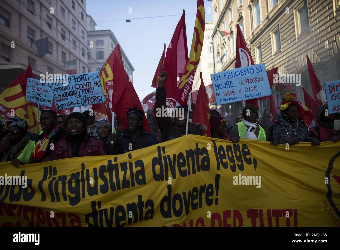 Migrants demo hi res stock photography and images Page 14 Alamy