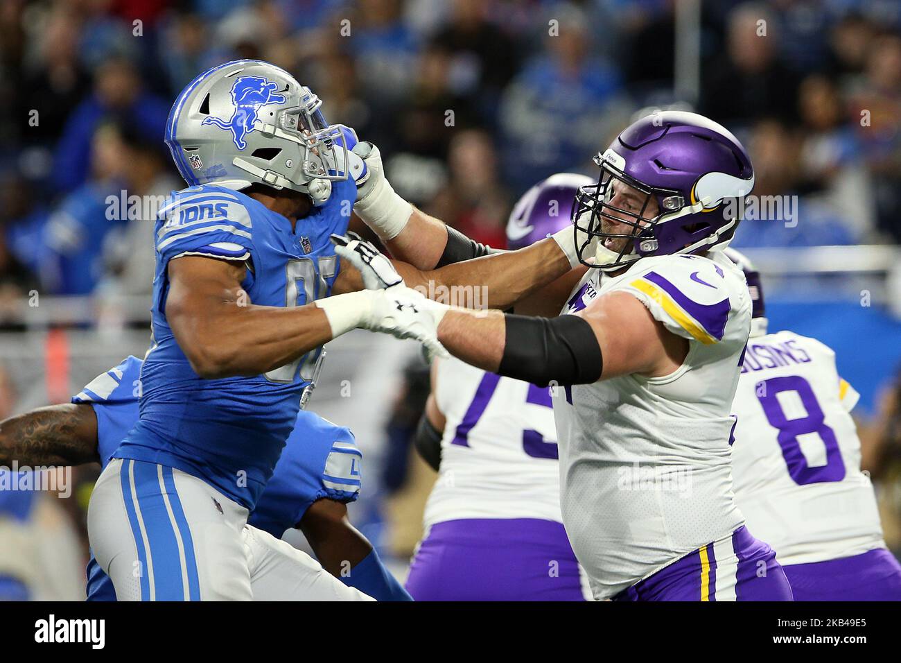 Vikings fill one need at offensive tackle with ex-Lion Riley Reiff