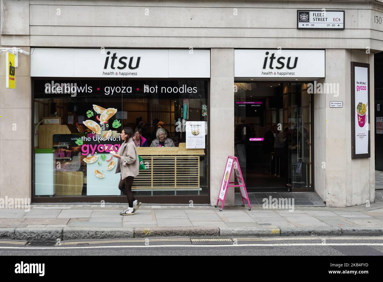 itsu chain shop and restaurant in London England United Kingdom UK Stock Photo