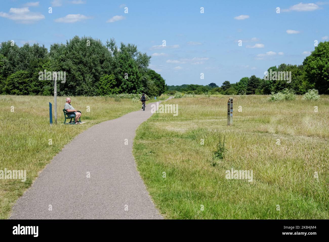 Footpath in the Hornchurch Country Park, London Borough of Havering, England United Kingdom UK Stock Photo