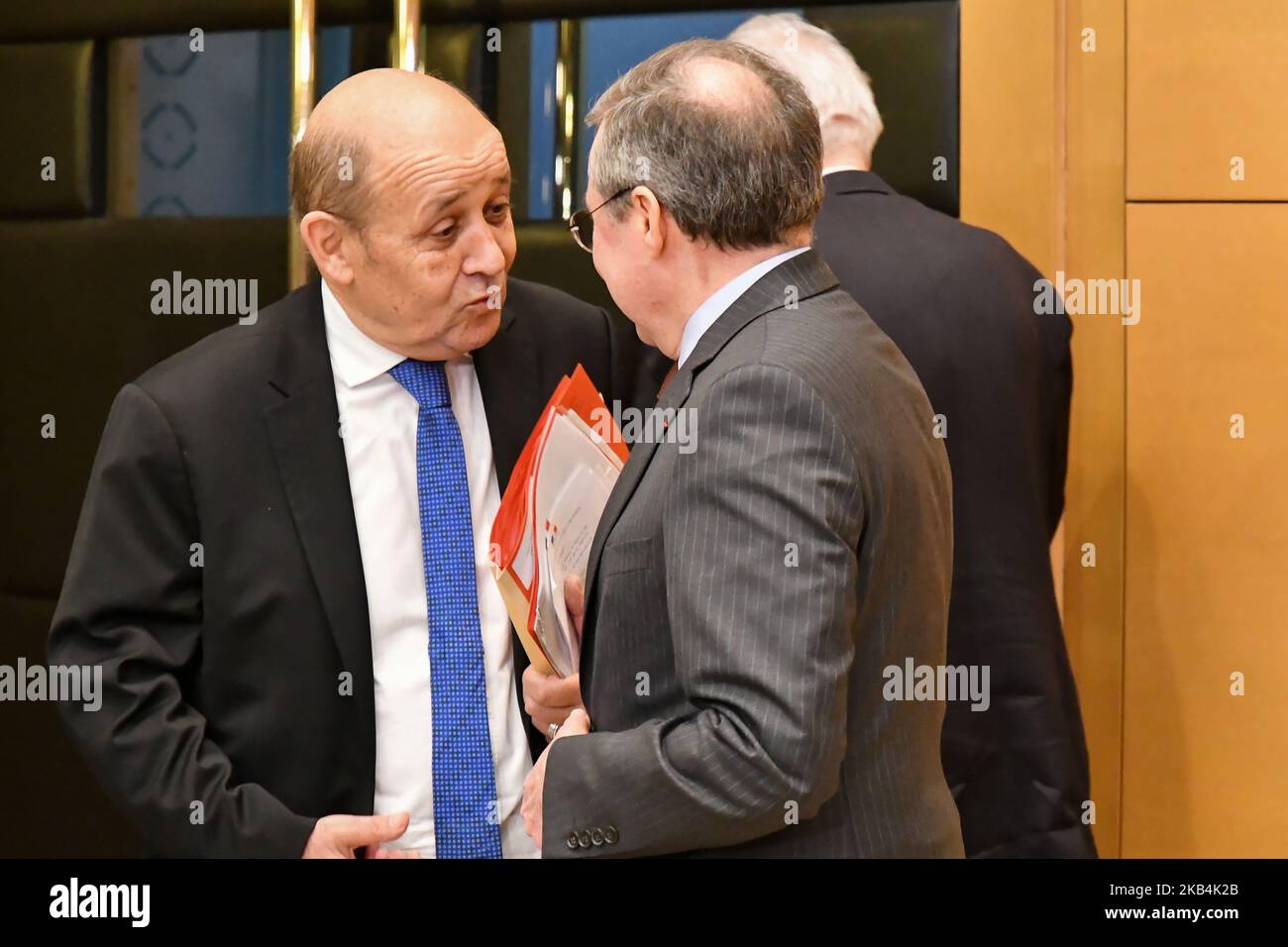 Jean-Yves Le Drian ( French Foreign Affairs Minister) arrives at the Inquiry by the France's Senate Law Commission after the new revelations about Benalla Scandal. these last days the french press discover that Alexandre Benalla (Former security agentof President Macron) had used presidential encrypted phone and 5 diplomatic passports for his personal uses after his lay-off by President Macron - Jannuary 16, 2019, Paris (Photo by Daniel Pier/NurPhoto) Stock Photo